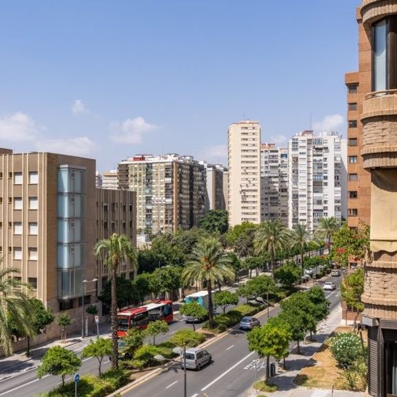 3 bedroom luxury Apartment for rent in Valencia - Photo 1