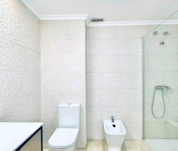 Piso de alquiler en Avenida Alfonso el Sabio, 13, Barrio del Centro - Photo 2