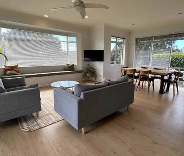 Spacious, Fully Furnished Family Home in Bethlehem - Photo 3