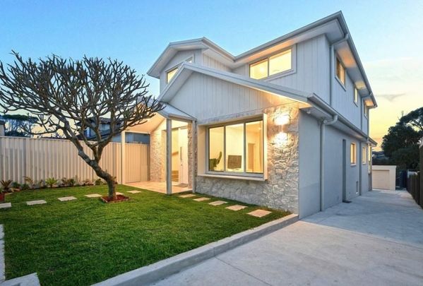 Luxury Coastal Residence – 3 Month Lease - Photo 1