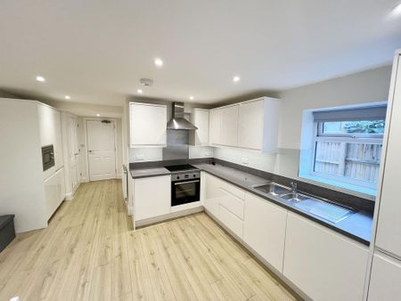1 bedroom house of multiple occupation to rent - Photo 2