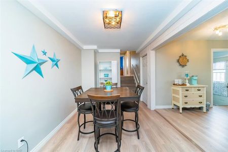 236 St Augustine Dr, St. Catharines - 3 Bedroom Main Unit - Photo 4