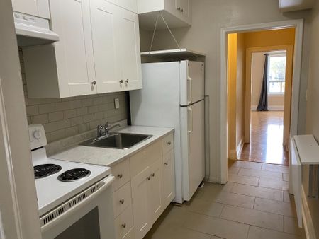 For Lease - 651 St Clair Avenue, Toronto, Ontario - Photo 2