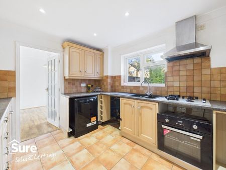 4 bedroom terraced house to rent - Photo 5