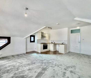 2 bed Flat Winton Hall, Westcliff Avenue, Westcliff-on-Sea, SS0 - Photo 5