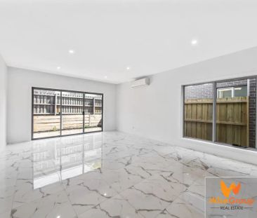 “LUXURY HOME!” - Photo 2