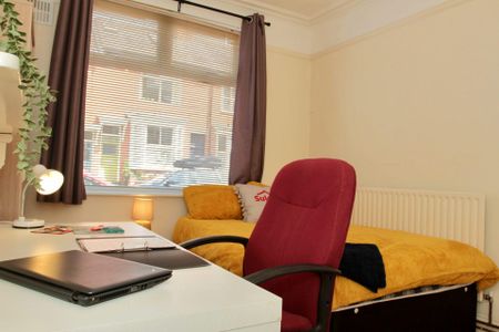 Adderley Road (3 bed) - Photo 3