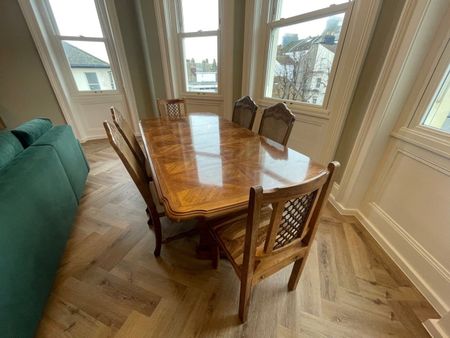 2 Bed Flat, Chesham Road, BN2 - Photo 4