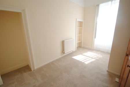 2 bedroom ground floor flat to rent - Photo 3