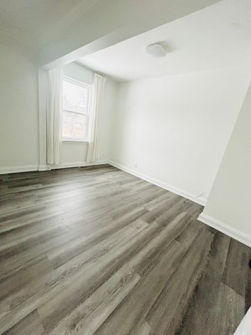 For Lease - 4229 Bloor Street Unit# Main, Toronto, Ontario - Photo 5