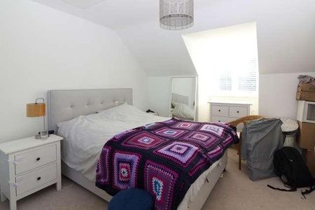 Towcester - Spacious Bed,. Bath Home In Courtyard Style Development, NN12 - Photo 2