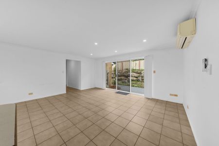 Family Home with Stunning Pool & Entertaining Area - Photo 3