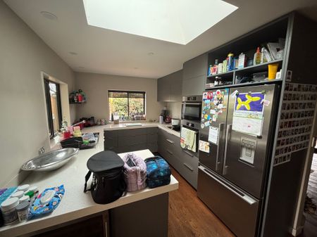 Beachlands, 3 Bedrooms - Photo 2