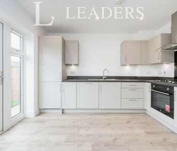 3 bedroom house to rent Friary Grove, Eagle Farm South, Milton Keyn... - Photo 4