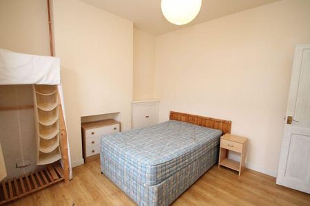 4 bedroom terraced house to rent - Photo 5