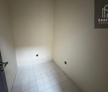 Classic Style Home | Spacious | Move-In Ready - Photo 2