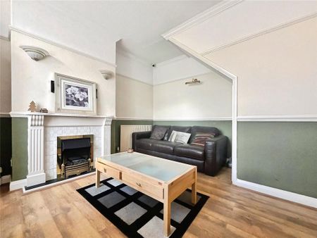 1 bedroom in a house share to rent - Photo 2