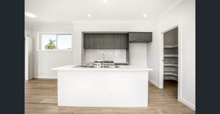 Stunning Brand New 4 Bedroom Home, Fantastic Location! - Photo 4