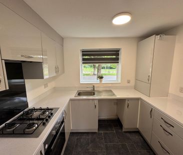 Stanford Close, Radcliffe - Photo 5