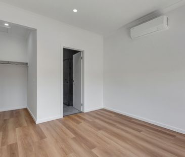 Modern Family Living Opposite Parklands - Photo 5