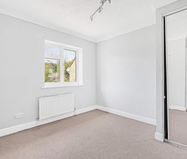 4 bedroom terraced house to rent - Photo 3