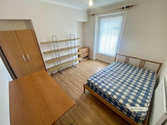 5 bedroom house to rent - Photo 1