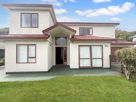 111 Woodman Drive, Tawa - Photo 2