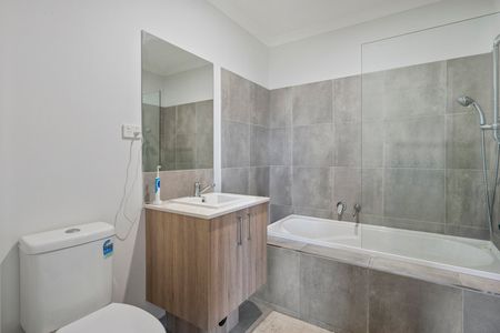 Near New 3 Bedroom Home - Photo 2
