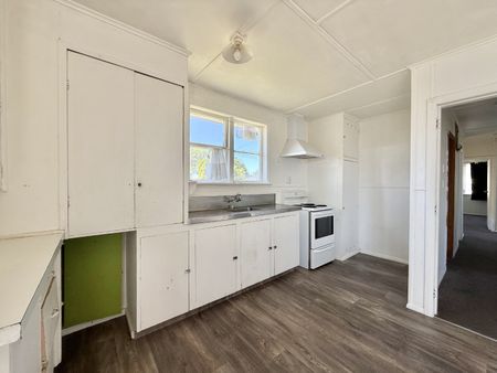 3 Bedroom House in Masterton - Photo 4