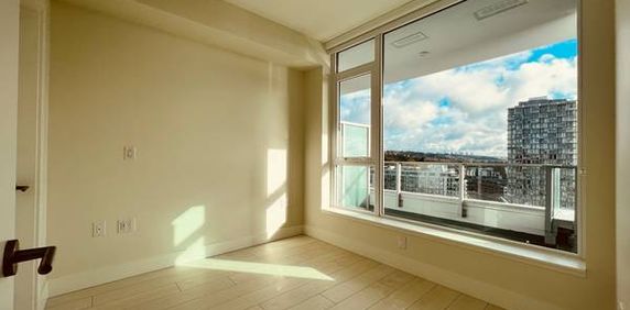 River District year old 1 bedroom / 1 bathroom plus den highrise - Photo 2