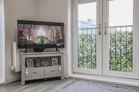 2 bedroom apartment to rent - Photo 5