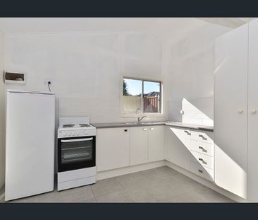 Immaculately Presented Apartment! - Photo 2