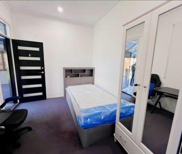 Master room-R5 - Photo 1