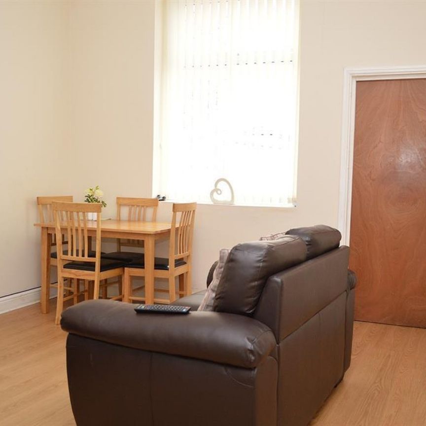 1 bedroom Flat To Let - Photo 1