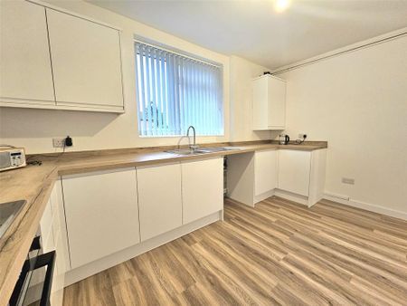 3 bedroom terraced house to rent - Photo 4