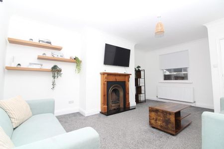 3 bedroom terraced house to rent - Photo 2