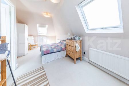Gorgeous and bright 2 double bedroom 2 bathroom split over two floors - Photo 4