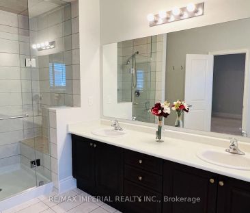 Detached Home For Lease | W9235867 - Photo 5