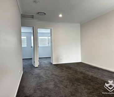 BRAND NEW ULTA MODERN LUXURY 3 BEDROOM TOWNHOUSE WITH DUCTED AIR-CO... - Photo 1