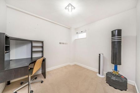 3 bedroom flat to rent - Photo 3