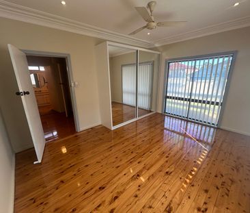 3 BEDROOM HOME! - Photo 4