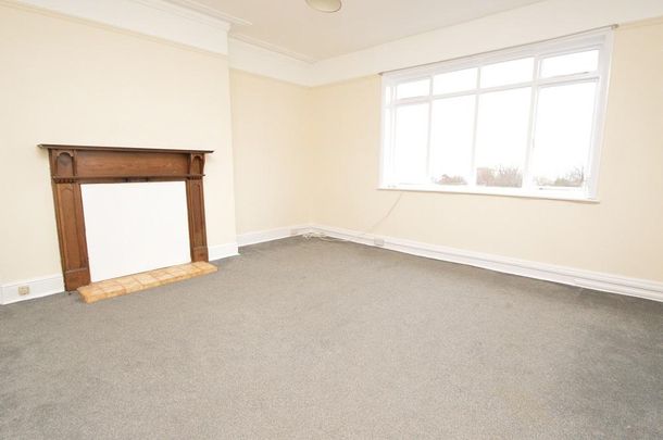 3 Bedroom Flat To Rent - Photo 1