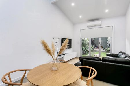Immaculate 2-Bedroom Townhouse/Loft – Low-Maintenance Luxury in the Heart of Lightsview - Photo 3