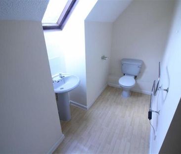 2 bedroom maisonette to rent - Photo 6