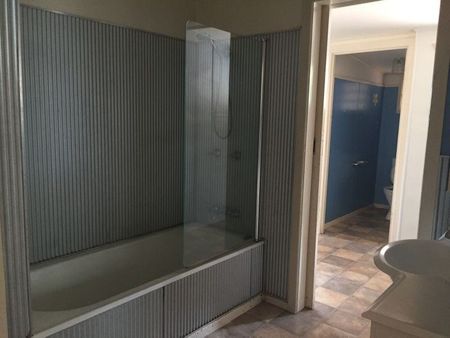 Spacious Family Home in Prime Harristown Location - Photo 3