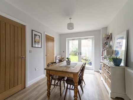 3 bedroom semi-detached house to rent - Photo 5