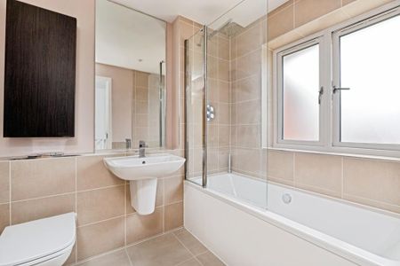 2 bedroom semi-detached house to rent - Photo 2