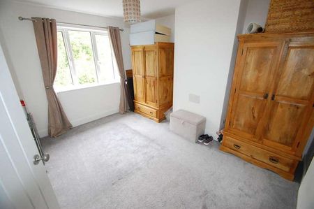 Lyndham Avenue, Burton Upon Trent, Stapenhill, DE15 - Photo 3