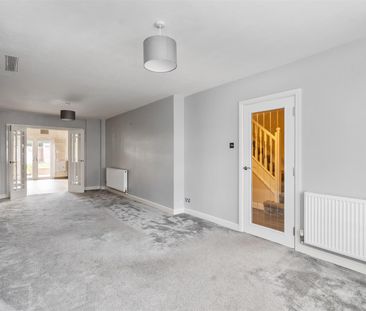 5 bed semi-detached house to rent in Regan Avenue, Shirley, Solihull - Photo 2