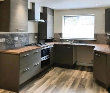 3 bedroom semi-detached house to rent - Photo 3